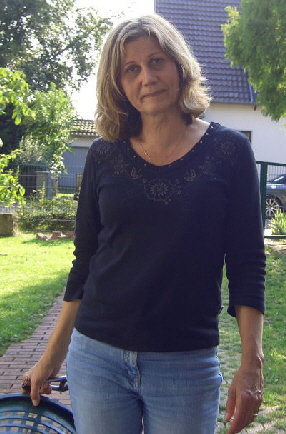 Karin im Garten